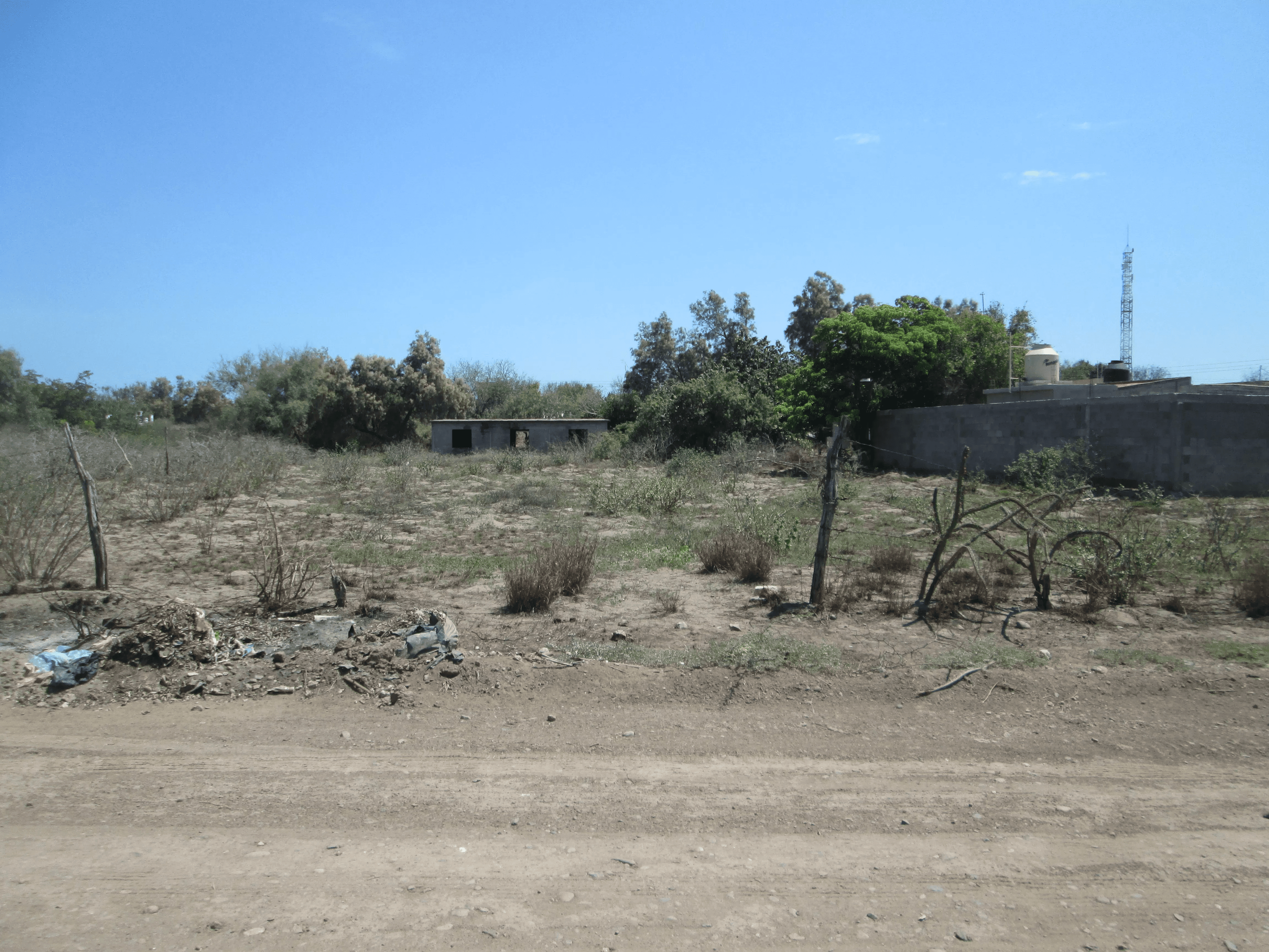 CASA EN LAS GLORIAS